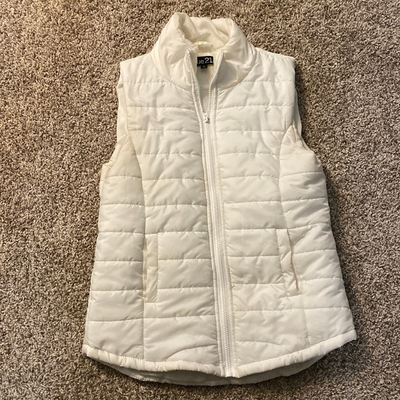Rue21 Jackets & Blazers - White puffer vest